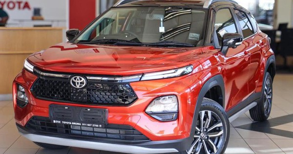 Toyota Starlet Cross 2024 ra mắt: Giá quy đổi từ 414 triệu đồng, đấu Sonet bằng công nghệ, ngoại hình hấm hố hơn Raize