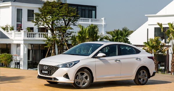 Sedan hạng B đồng loạt giảm đậm tới cả trăm triệu đồng: Hyundai Accent, Honda City... cùng dò đáy, có chiếc chỉ ngang xe hạng A