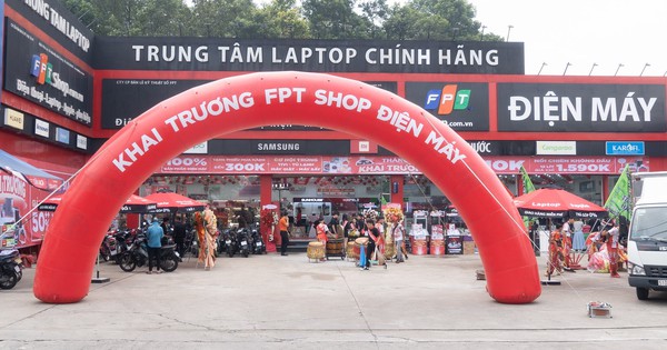 FPT Shop chính thức gia nhập sân chơi bán điện máy: Mở liền 10 cửa hàng, mục tiêu 50 shop trong năm 2024