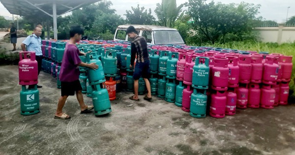 Bắt quả tang kho sang chiết gas trái phép, tạm giữ 2 xe tải