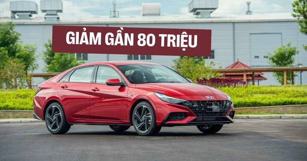 Hyundai Elantra giảm gần 80 triệu tại đại lý: Bản N-Line còn dưới 700 triệu, đấu Civic RS với giá rẻ hơn niêm yết bản ‘base’ của đối thủ