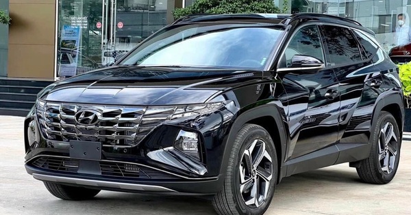 Hyundai Tucson giảm giá hơn 30 triệu đồng tại đại lý: Chỉ còn 2 bản, dễ dọn kho chờ bản nâng cấp mới ra mắt đấu CX-5