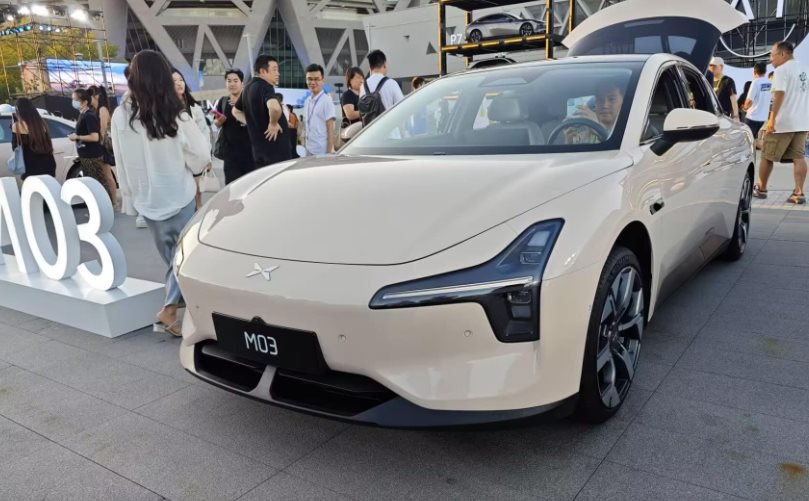 Sedan ngang cỡ Toyota Camry giá hơn 400 triệu đồng, một lần sạc đi hơn 600 km - Ảnh 4