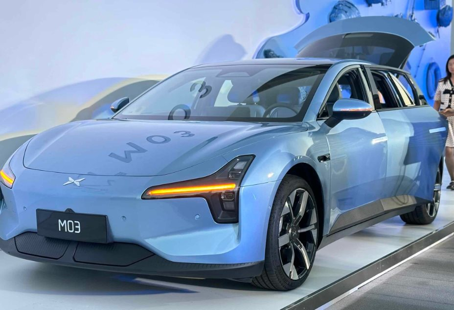 Sedan ngang cỡ Toyota Camry giá hơn 400 triệu đồng, một lần sạc đi hơn 600 km - Ảnh 5