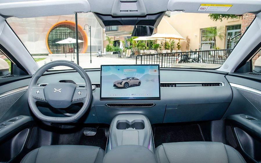 Sedan ngang cỡ Toyota Camry giá hơn 400 triệu đồng, một lần sạc đi hơn 600 km - Ảnh 3