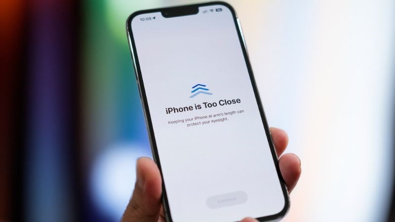 Bật ngay 3 cài đặt này trên iPhone để tránh cận thị, tật khúc xạ mắt - Ảnh 1