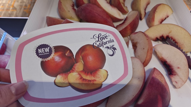 Trái cây “đặc sản mùa hè nước Mỹ” lần đầu có mặt tại Việt Nam - Ảnh 2