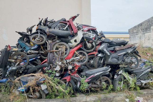 Hơn 130 xe máy được bán với giá siêu rẻ, bình quân chỉ 730.000 đồng/chiếc - Ảnh 1