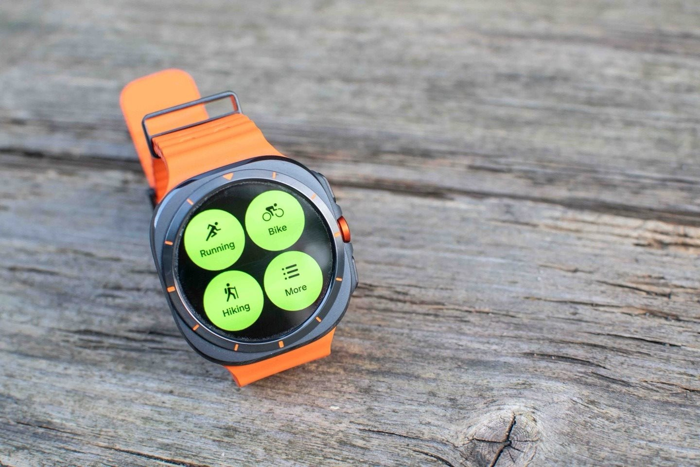 Từ phòng tập đến phòng họp, đây là cách chiếc Galaxy Watch Ultra sẽ đồng hành cùng bạn - Ảnh 2