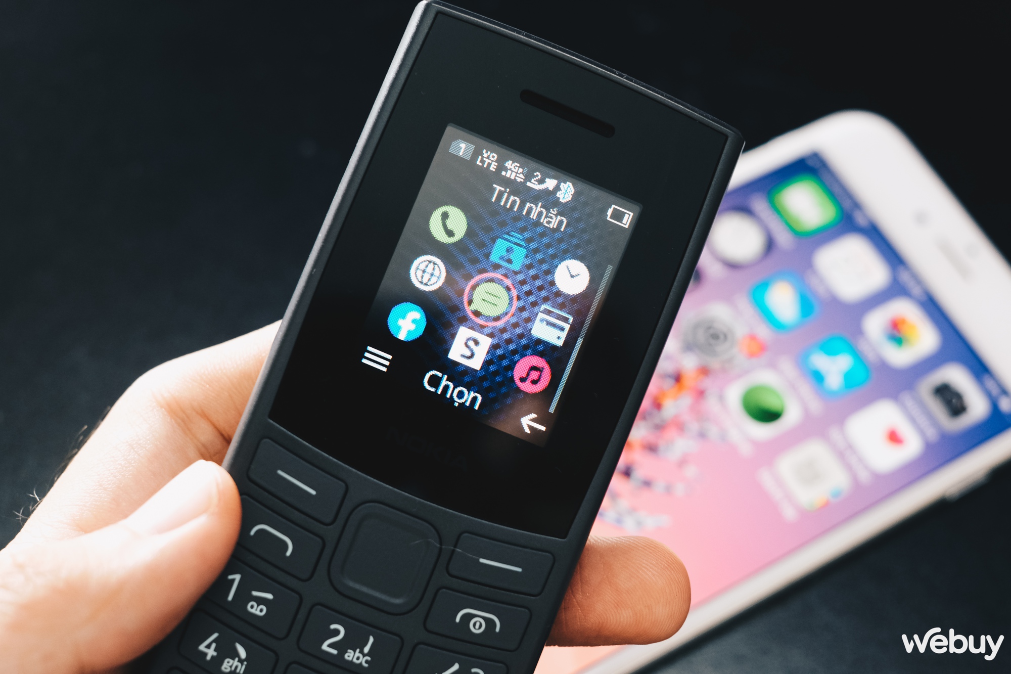 "Cục gạch 4G" Nokia mới và iPhone 10 năm tuổi: Với vài trăm nghìn đồng, lựa chọn nào trong thời điểm sóng 2G sắp bị cắt? - Ảnh 14