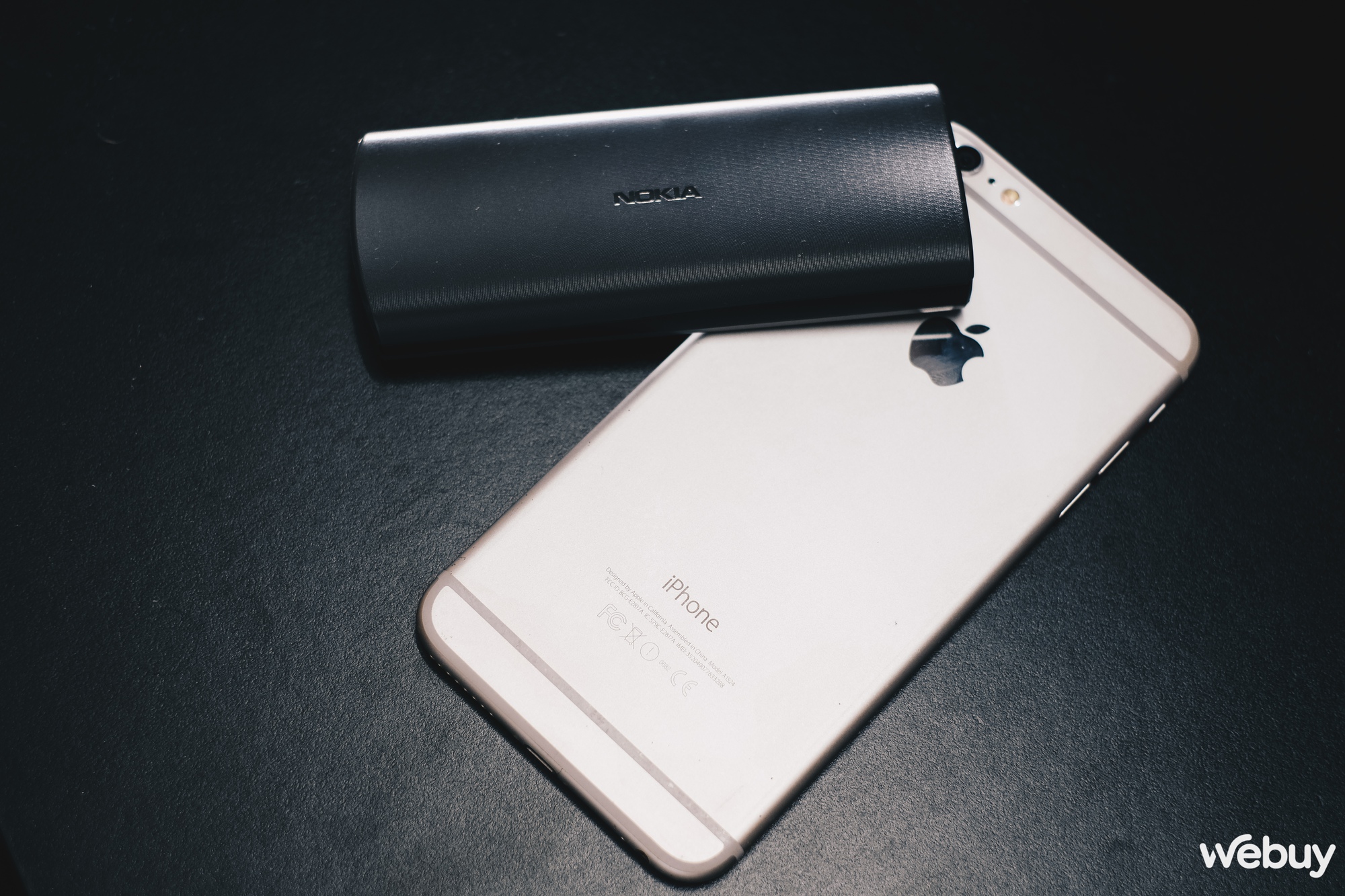 "Cục gạch 4G" Nokia mới và iPhone 10 năm tuổi: Với vài trăm nghìn đồng, lựa chọn nào trong thời điểm sóng 2G sắp bị cắt? - Ảnh 2