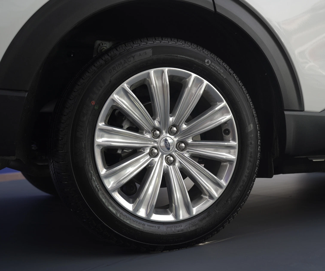 Cùng giá hơn 2 tỷ đồng, chọn Lynk & Co 09, Ford Explorer hay VW Teramont, bảng này cho thấy sự chênh lệch lớn từ công nghệ tới tiện nghi nội thất - Ảnh 5