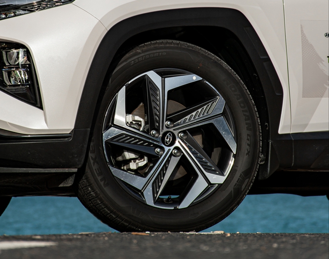 Gần 1 tỷ đồng, chọn Lynk & Co 01 hay CX-5, Sportage, Tucson: Xe nhập đấu xe lắp ráp trên từng option - Ảnh 2