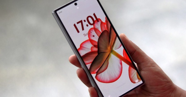 Galaxy Z Fold6: Cầm trên tay chiếc AI Phone ‘đỉnh’ nhất thị trường sẽ thế nào?