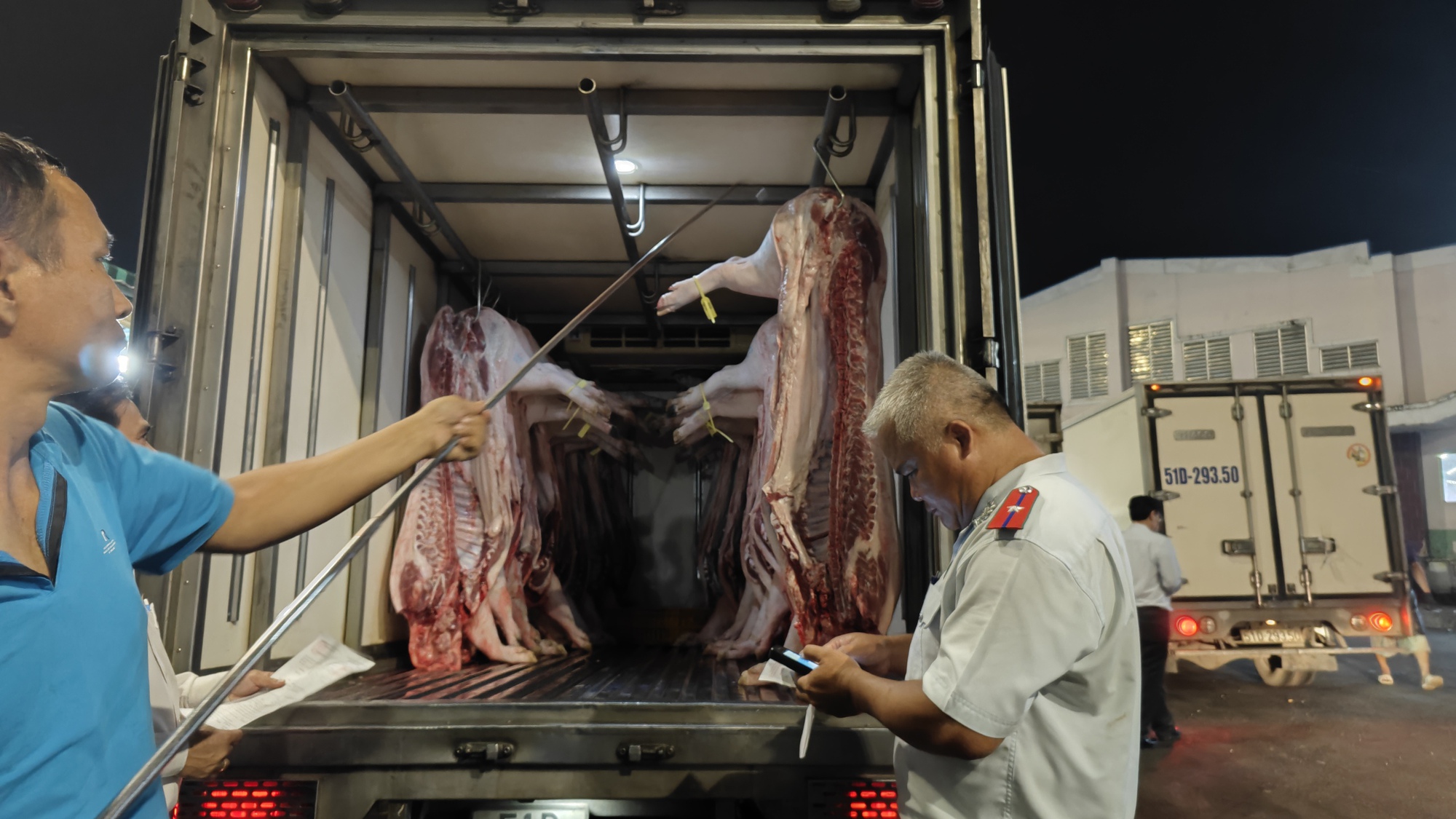 TP HCM: Phát hiện nhiều lỗ hổng nghiêm trọng trong truy xuất nguồn gốc heo và buôn bán tự phát - Ảnh 2