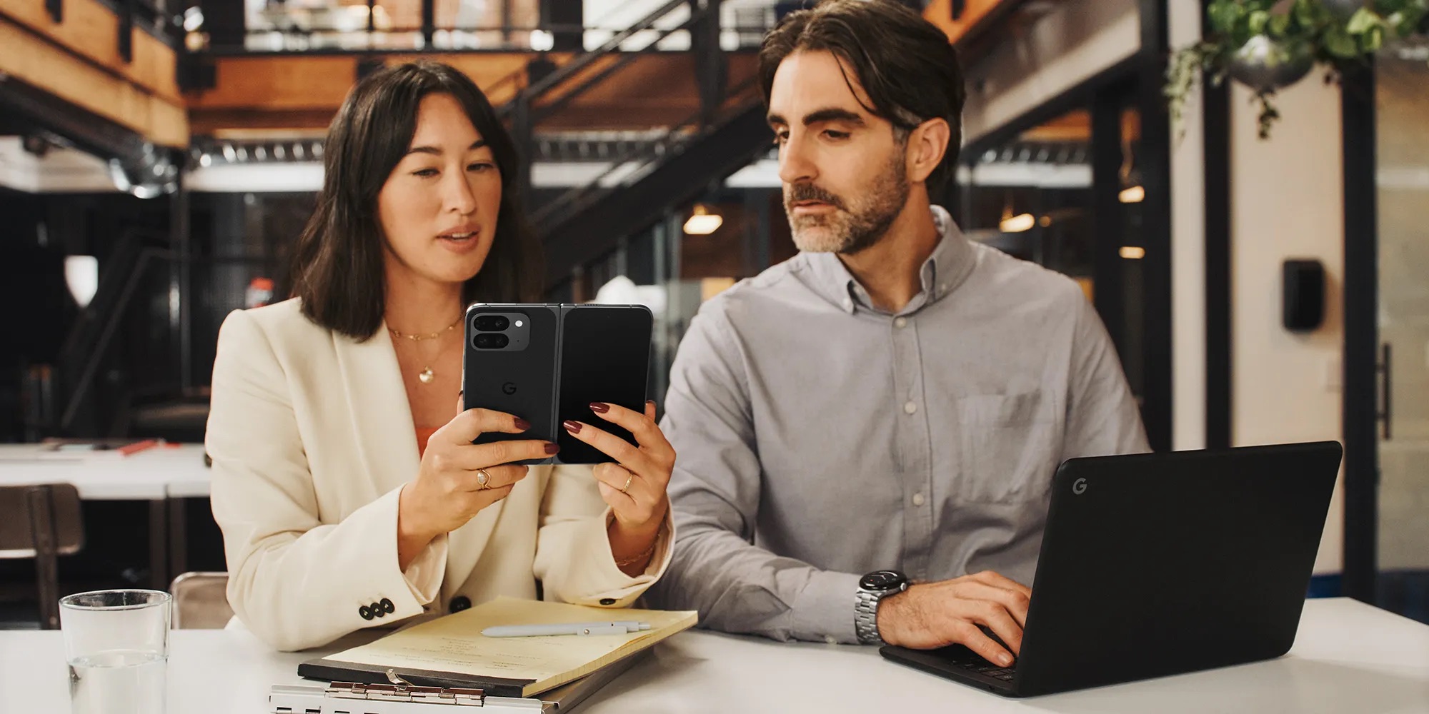 Google ra mắt điện thoại gập giá gần 50 triệu đồng: Đối thủ nặng ký của Galaxy Z Fold6 với Google AI, chip Tensor G4, RAM 16GB - Ảnh 5