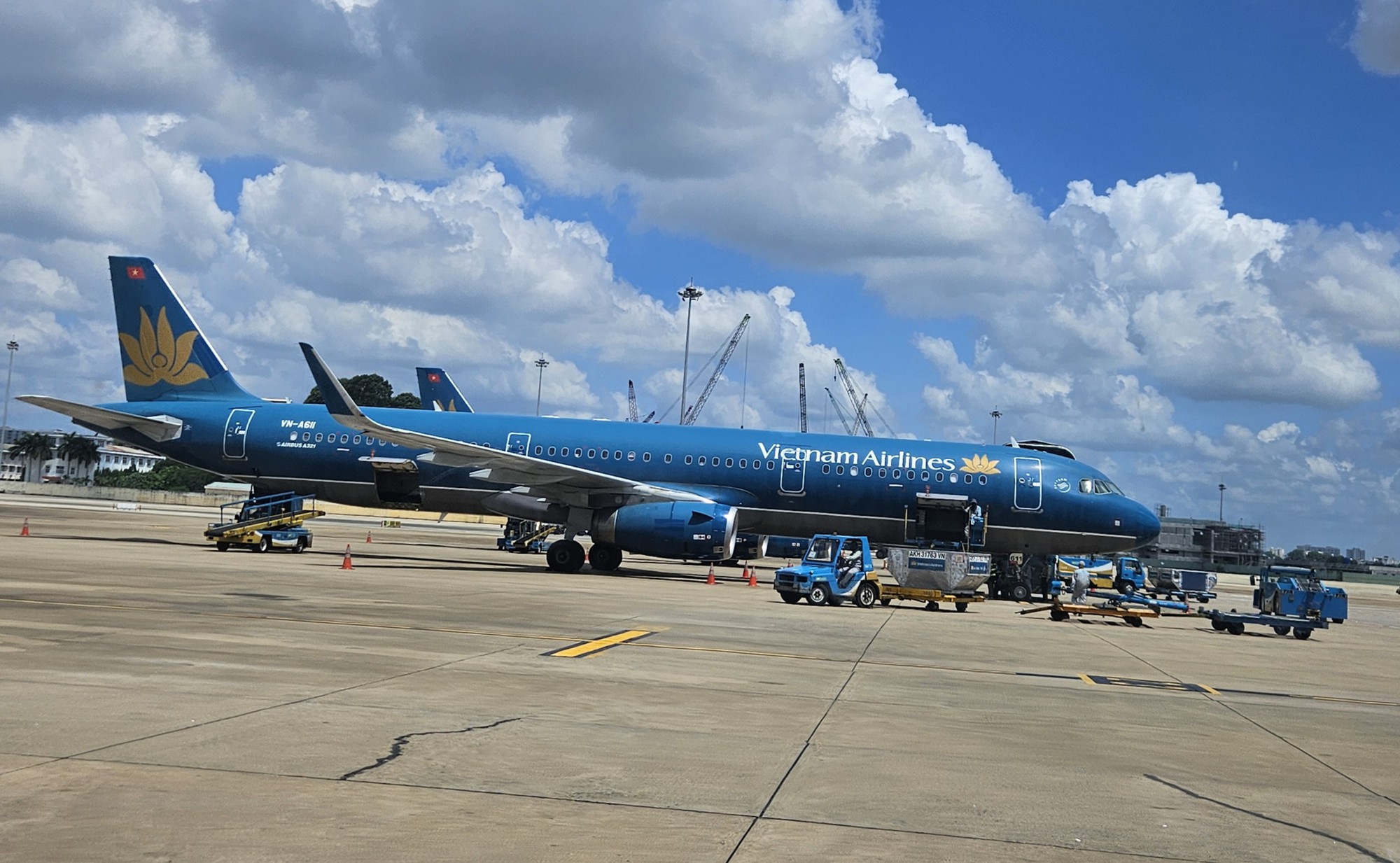 Bất ngờ với giá vé máy bay những ngày cuối hè - Ảnh 1