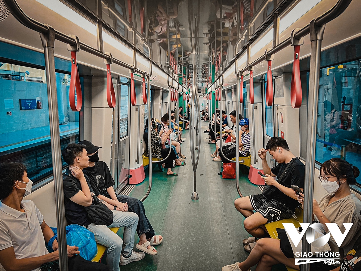 Hết miễn phí, metro Nhổn – ga Hà Nội vẫn thu hút hành khách - Ảnh 8