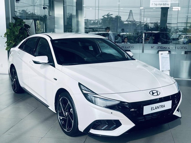 Hyundai Elantra giảm gần 80 triệu tại đại lý: Bản N-Line còn dưới 700 triệu, đấu Civic RS với giá rẻ hơn niêm yết bản ‘base’ của đối thủ - Ảnh 4