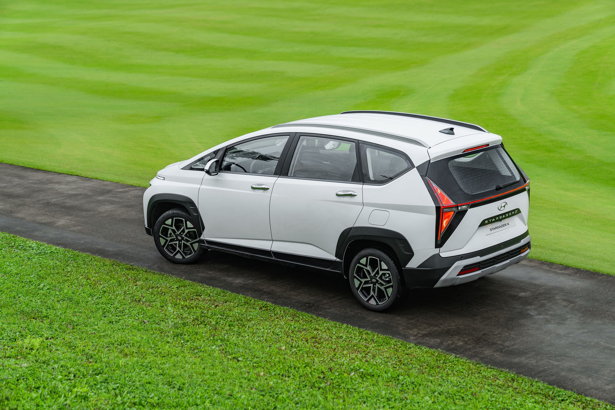 5 mẫu MPV giá rẻ được người Việt cực kỳ ưa chuộng: Có mẫu chỉ 489 triệu đồng - Ảnh 1