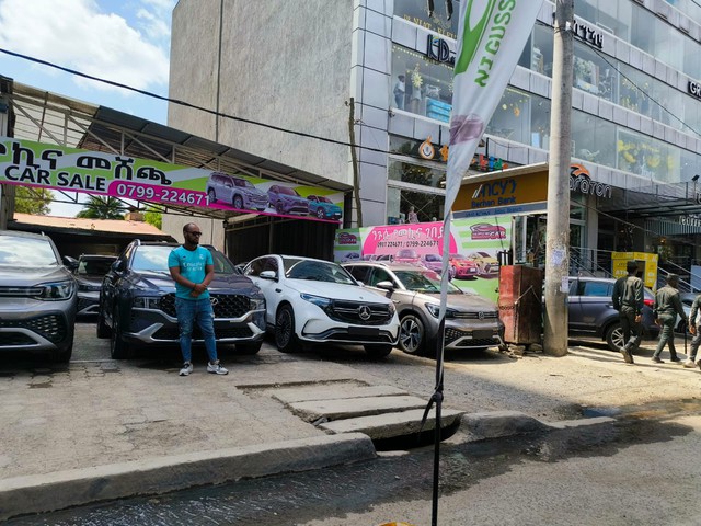 Quốc gia đầu tiên ''đóng sập cửa' với xe chạy xăng dầu: Nước đi sai lầm? - Ảnh 2