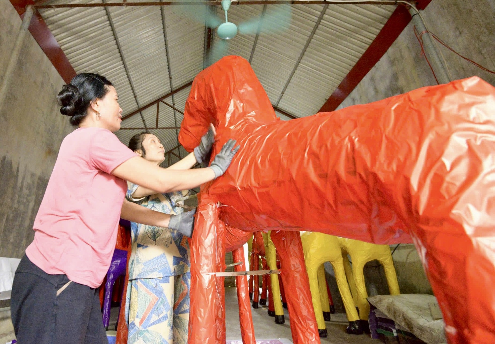 Biệt thự, xe sang cho người cõi âm lên kệ phục vụ Rằm tháng 7 - Ảnh 18