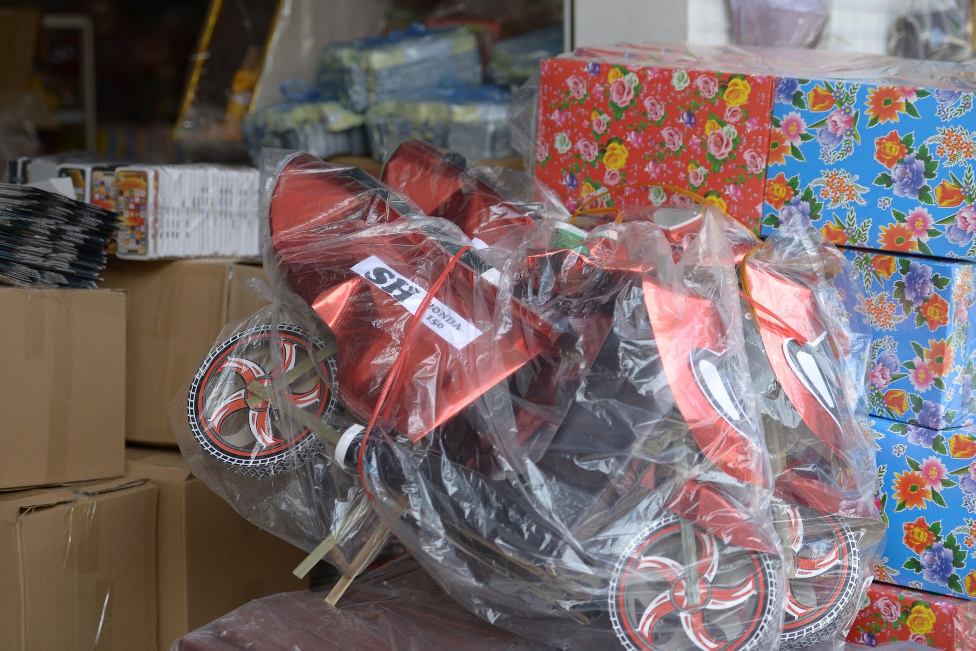 Biệt thự, xe sang cho người cõi âm lên kệ phục vụ Rằm tháng 7 - Ảnh 12