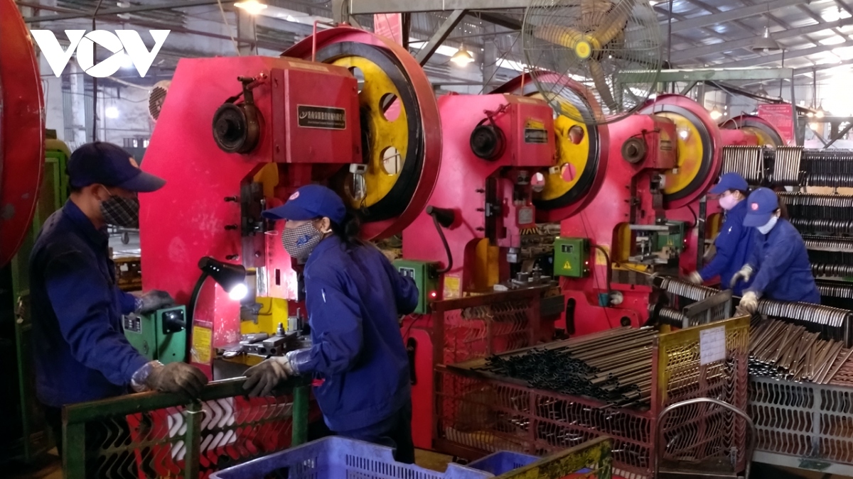 Giá điện sản xuất có lúc bằng 52% giá bình quân, doanh nghiệp thờ ơ với tiết kiệm điện - Ảnh 1