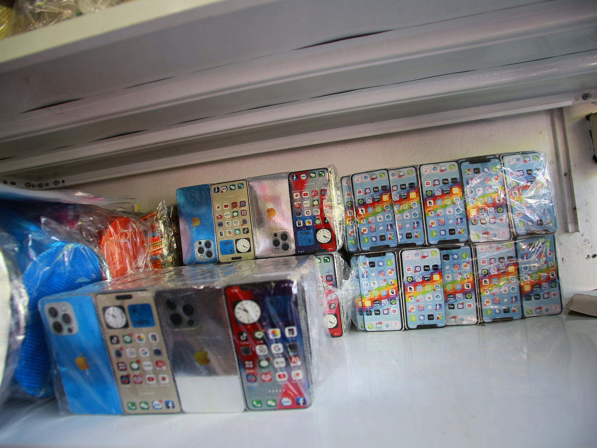 Về thủ phủ vàng mã lớn nhất nước xem người dân tất bật sản xuất "ô tô, nhà lầu" cho tháng 7 âm lịch - Ảnh 5