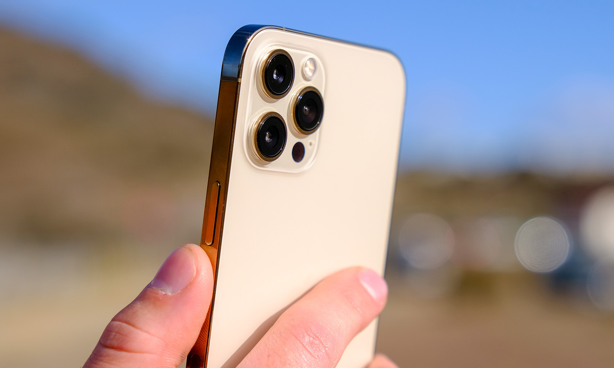 Mẫu iPhone Pro Max giá chỉ 10 triệu được dân tình săn đón vì không lo bị lỗi “màn hình xanh” - Ảnh 1