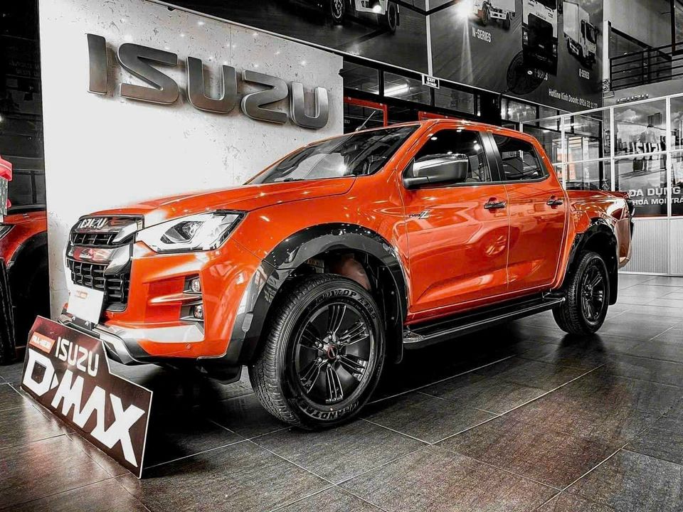 Nhiều xe bán ít giảm giá xả hàng tồn: Có mẫu giảm tới hàng trăm triệu, có mẫu giá xuống tiệm cận xe máy - Ảnh 12