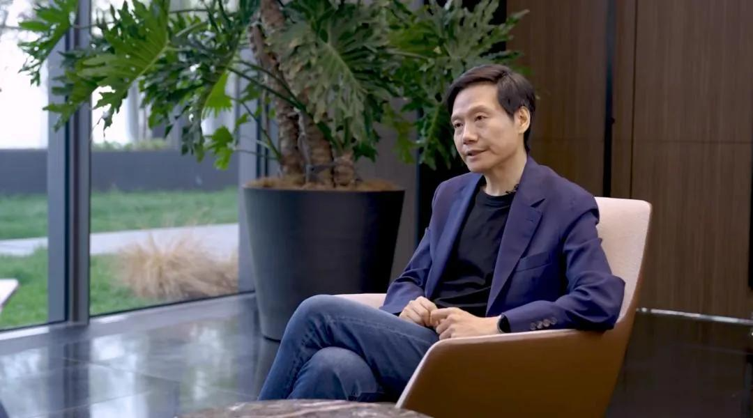 CEO Lôi Quân chia sẻ về Xiaomi: "Cho tôi 1.000 tỷ USD, tôi cũng có thể vượt mặt Apple và Huawei" - Ảnh 1