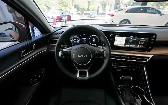 Nhiều xe bán ít giảm giá xả hàng tồn: Có mẫu giảm tới hàng trăm triệu, có mẫu giá xuống tiệm cận xe máy - Ảnh 9