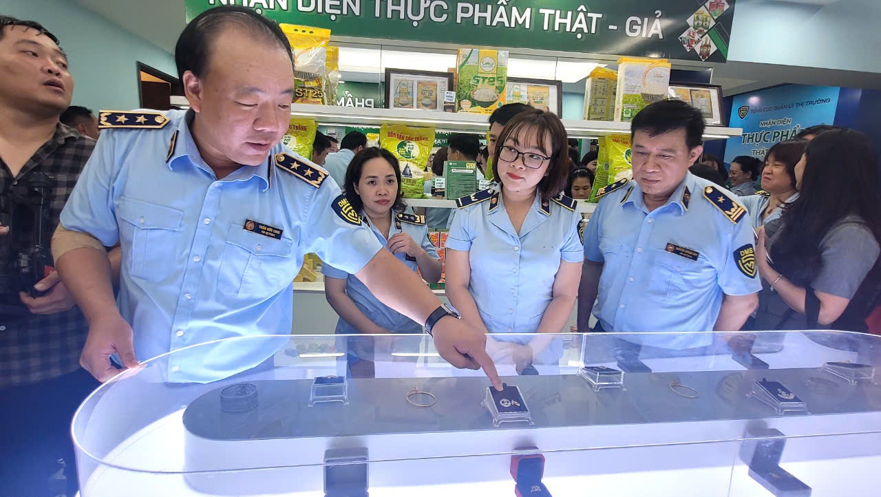 Tổng kiểm tra kinh doanh vàng, hàng trăm doanh nghiệp vào "tầm ngắm" - Ảnh 1