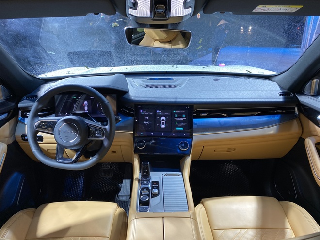 Cùng giá hơn 2 tỷ đồng, chọn Lynk & Co 09, Ford Explorer hay VW Teramont, bảng này cho thấy sự chênh lệch lớn từ công nghệ tới tiện nghi nội thất - Ảnh 13