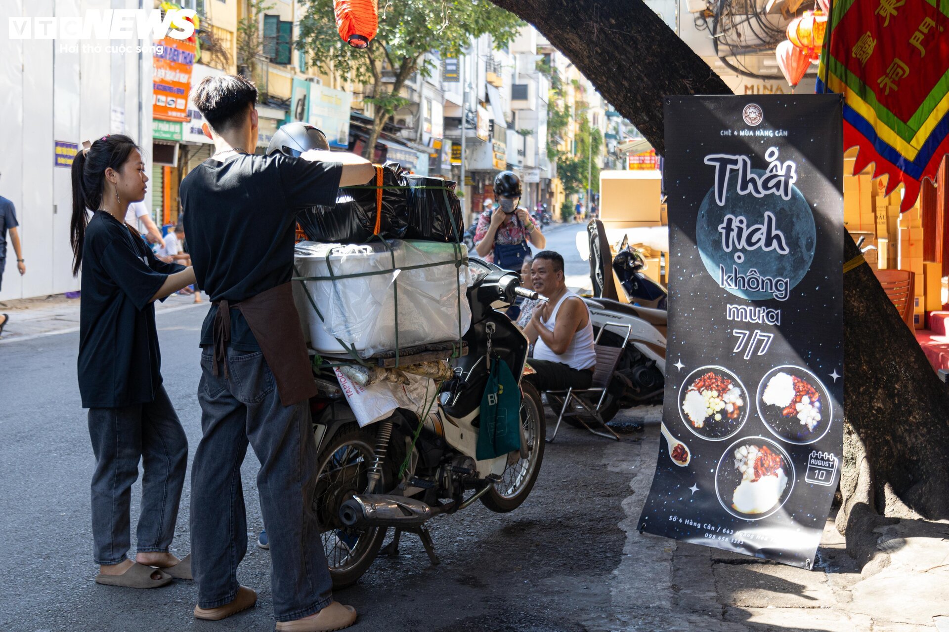 Chè đậu đỏ 'thoát ế' bất ngờ 'ế khách' ngày Thất tịch - Ảnh 3