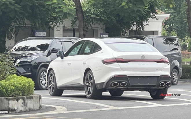 MG7 lộ 2 phiên bản, về đại lý trước ngày ra mắt Việt Nam: Mâm khác biệt, dễ có 2 động cơ cạnh tranh Mazda6 - Ảnh 3