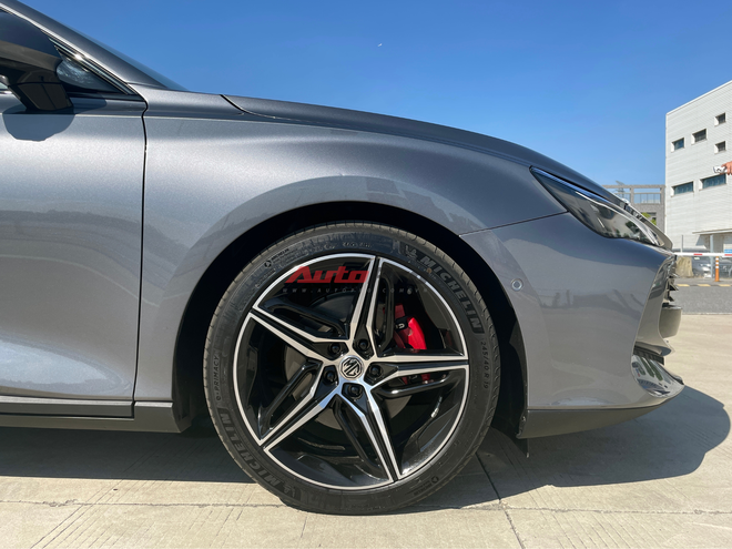 Cận cảnh MG7 ra mắt Việt Nam ngay tháng này: 2 tùy chọn động cơ, chế độ lái 'siêu xịn', chỉ đợi giá tốt - Ảnh 6