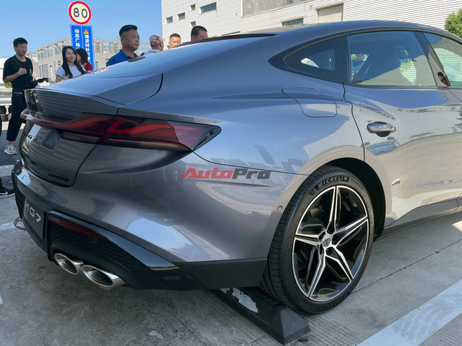 Cận cảnh MG7 ra mắt Việt Nam ngay tháng này: 2 tùy chọn động cơ, chế độ lái 'siêu xịn', chỉ đợi giá tốt - Ảnh 7