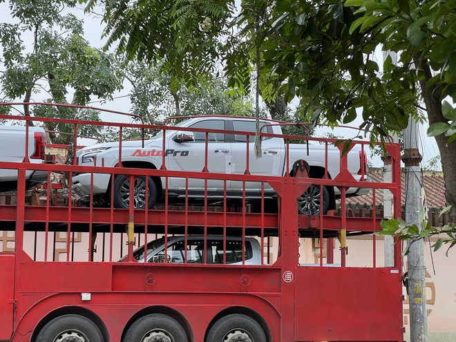 Loạt xe mới đã lộ diện tại Việt Nam, chỉ chờ ra mắt: Đa dạng phân khúc, mẫu mã, Santa Fe, Carnival 2024 dễ thành hàng 'hot' - Ảnh 37