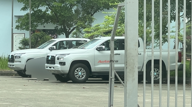 Mitsubishi Triton xả hàng tồn trước ngày ra mắt xe mới: Chỉ còn bản base 1 cầu, giảm giá lăn bánh gần 60 triệu đồng - Ảnh 4