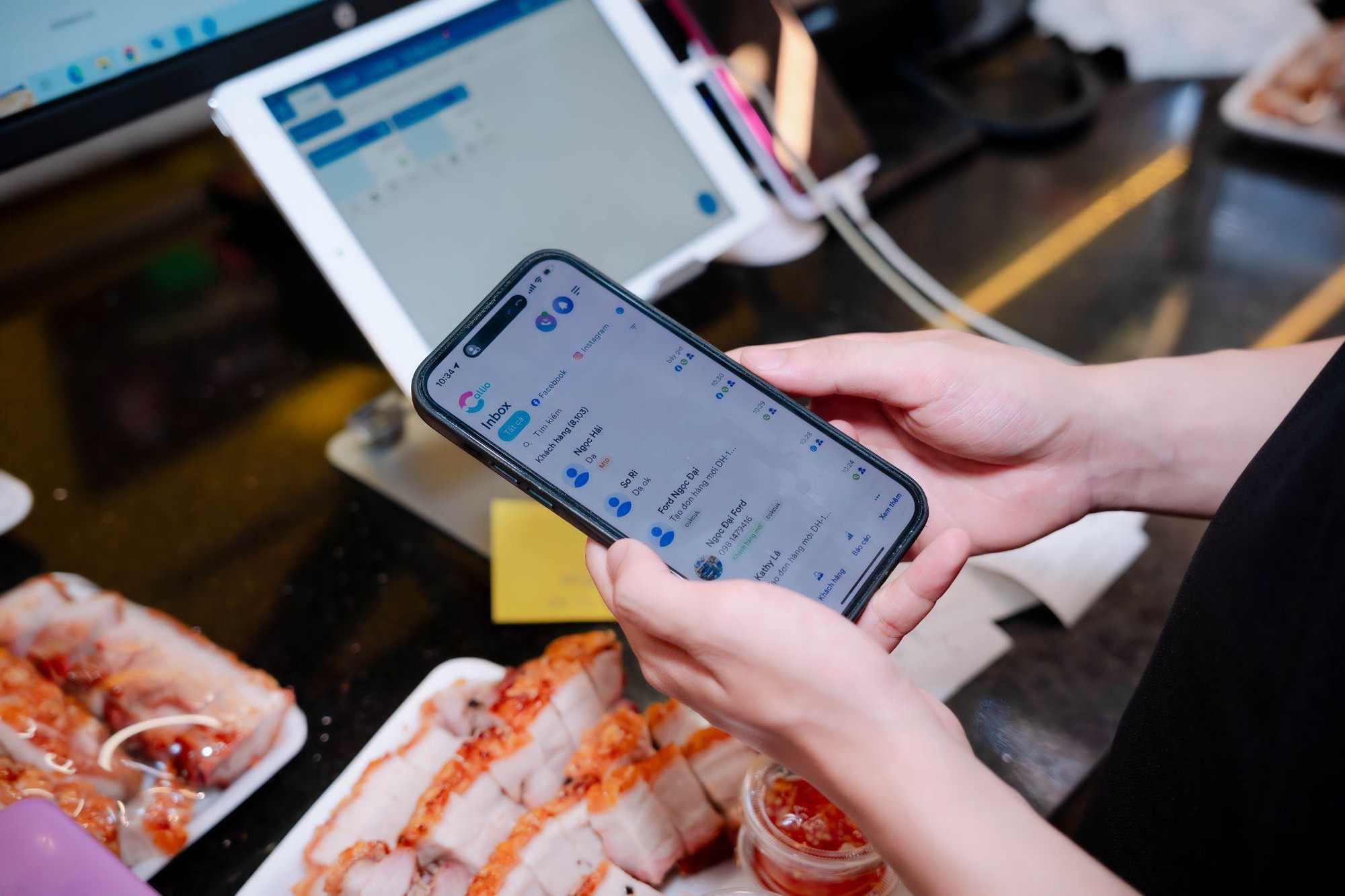 Công nghệ "cứu cánh" lò heo quay 30 năm tuổi: Chuyển mình mở chuỗi thành công - Ảnh 2