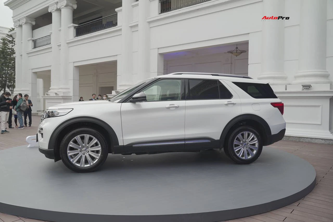 Cùng giá hơn 2 tỷ đồng, chọn Lynk & Co 09, Ford Explorer hay VW Teramont, bảng này cho thấy sự chênh lệch lớn từ công nghệ tới tiện nghi nội thất - Ảnh 11