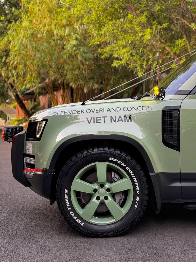 Dân chơi Bình Dương độ lại Land Rover Defender 7 tỷ đồng: Tốn gần 700 triệu, toàn đồ chính hãng, chuẩn bị cho hành trình vòng quanh thế giới - Ảnh 16