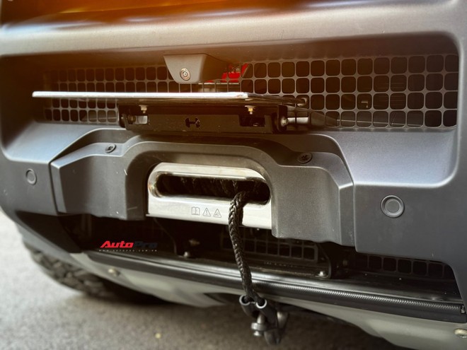 Dân chơi Bình Dương độ lại Land Rover Defender 7 tỷ đồng: Tốn gần 700 triệu, toàn đồ chính hãng, chuẩn bị cho hành trình vòng quanh thế giới - Ảnh 3