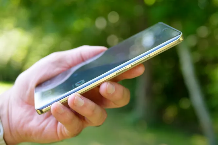 Không phải Samsung hay iPhone, đây có lẽ là chiếc điện thoại đẹp nhất 2024: Giá cũng rẻ không ngờ - Ảnh 4