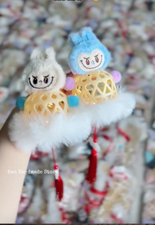 Lồng đèn LABUBU và bánh Trung thu trong veo: "Combo" đang trở thành trend gây sốt - Ảnh 3