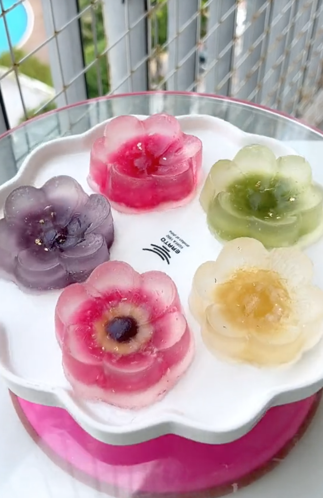 Lồng đèn LABUBU và bánh Trung thu trong veo: "Combo" đang trở thành trend gây sốt - Ảnh 8