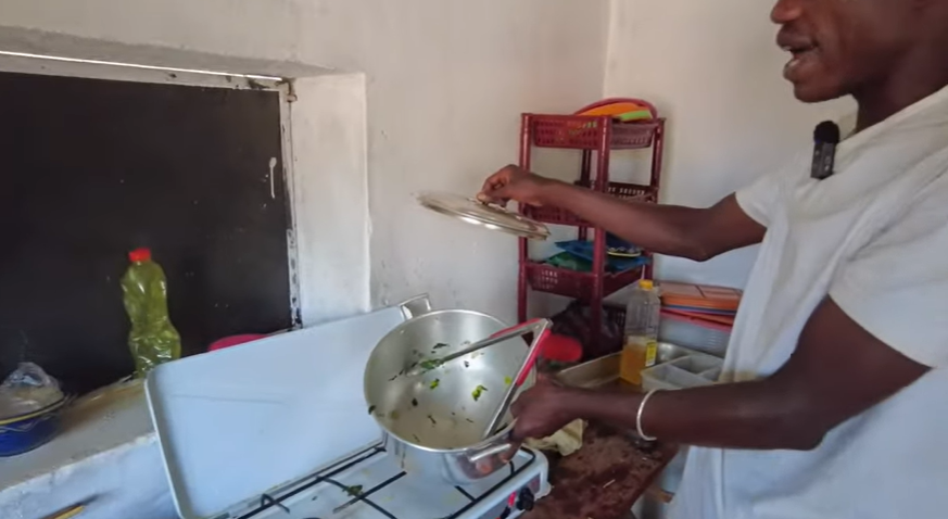 Lindo khai trương quán ăn ở Angola: Có món trứ danh Việt Nam, nhìn lượng khách tìm đến dự đoán sắp giàu to - Ảnh 4