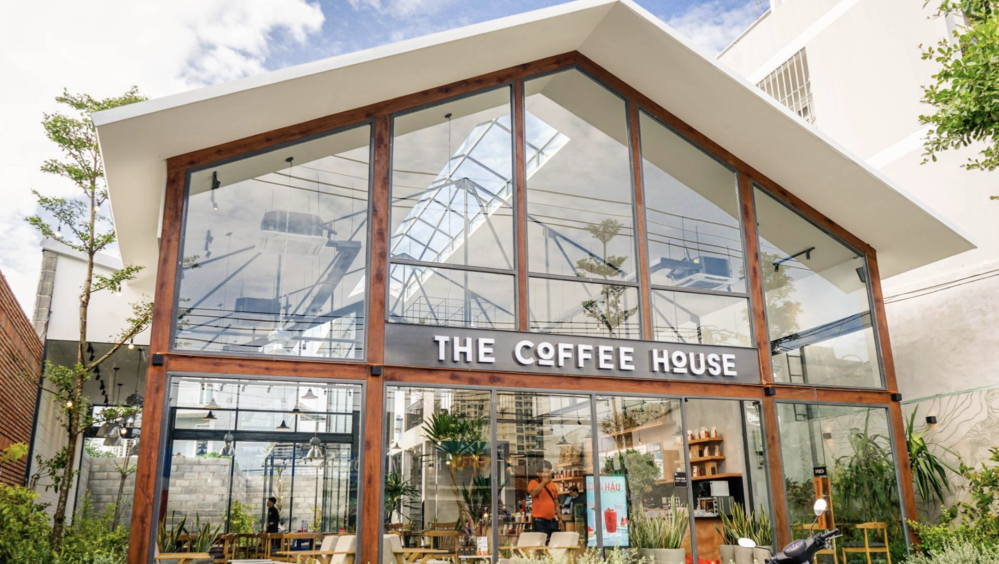 Cuộc chiến tỷ đô của các chuỗi cà phê Việt Nam: Highlands Coffee chạm mốc gần 800 quán, 'tân binh' Katinat trỗi dậy mạnh mẽ, The Coffee House đóng cửa loạt cửa hàng - Ảnh 4